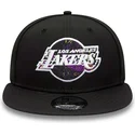 shapka-ploska-cherna-snapbek-9fifty-print-infill-na-los-angeles-lakers-nba-ot-new-era