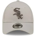 shapka-izvita-bezhov-reguliruema-za-deca-9forty-league-essential-na-chicago-white-sox-mlb-ot-new-era