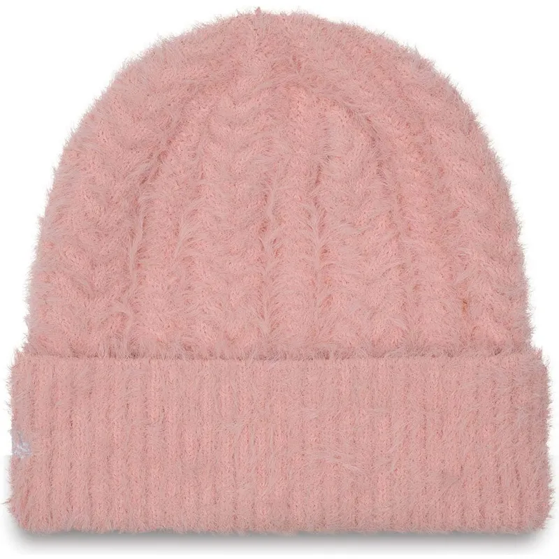 shapka-roza-fluffy-ot-new-era