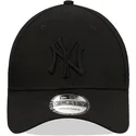 schwarze-9forty-league-essential-snapback-kappe-mit-gebogenem-schirm-und-schwarzem-logo-der-new-york-yankees-mlb-von-new-era