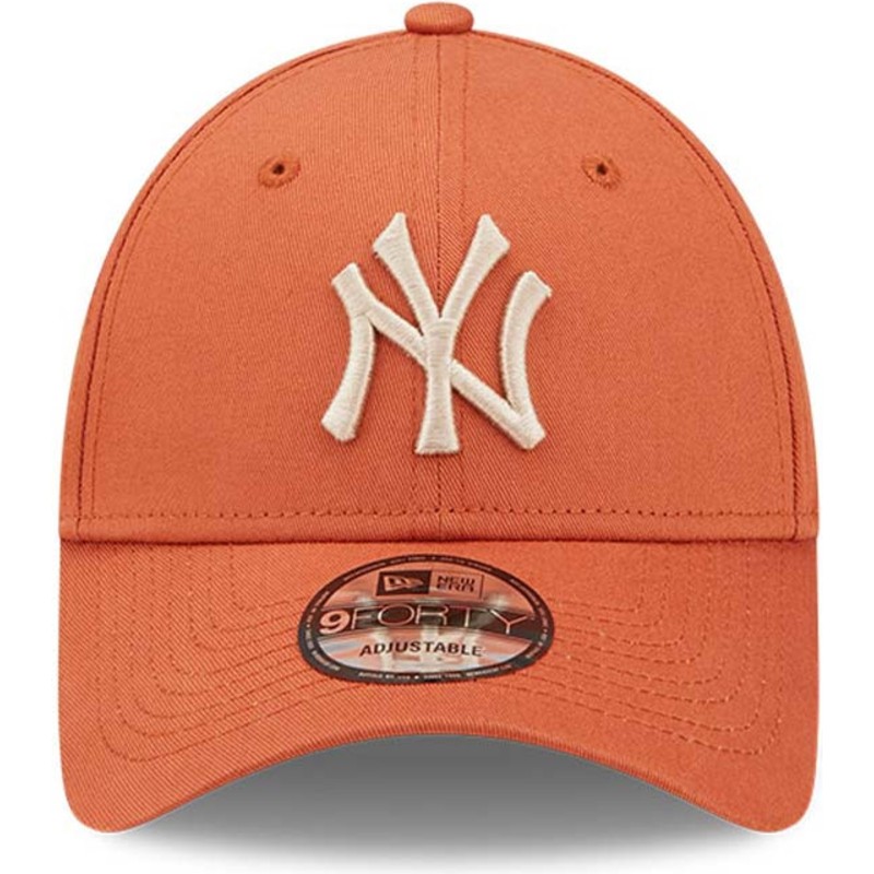 new-era-curved-brim-9forty-league-essential-new-york-yankees-mlb-orange-adjustable-cap-with-beige-logo