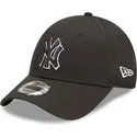 schwarze-verstellbare-9forty-team-outline-kappe-der-new-york-yankees-mlb-von-new-era