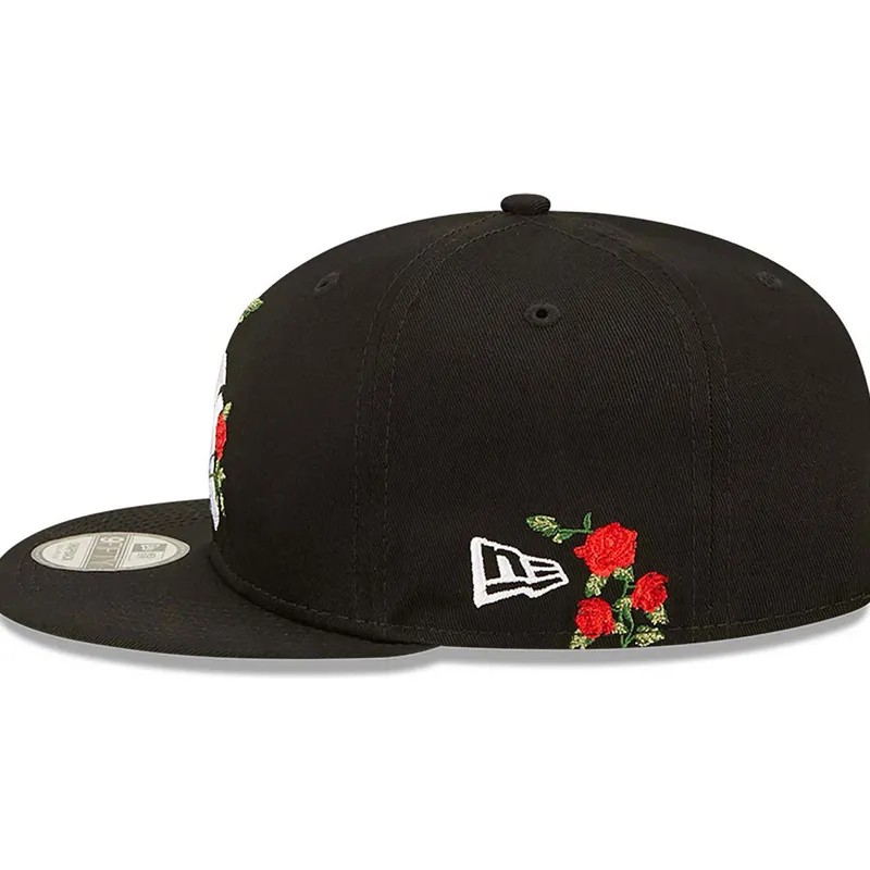 shapka-ploska-cherna-snapbek-9fifty-flower-na-new-york-yankees-mlb-ot-new-era