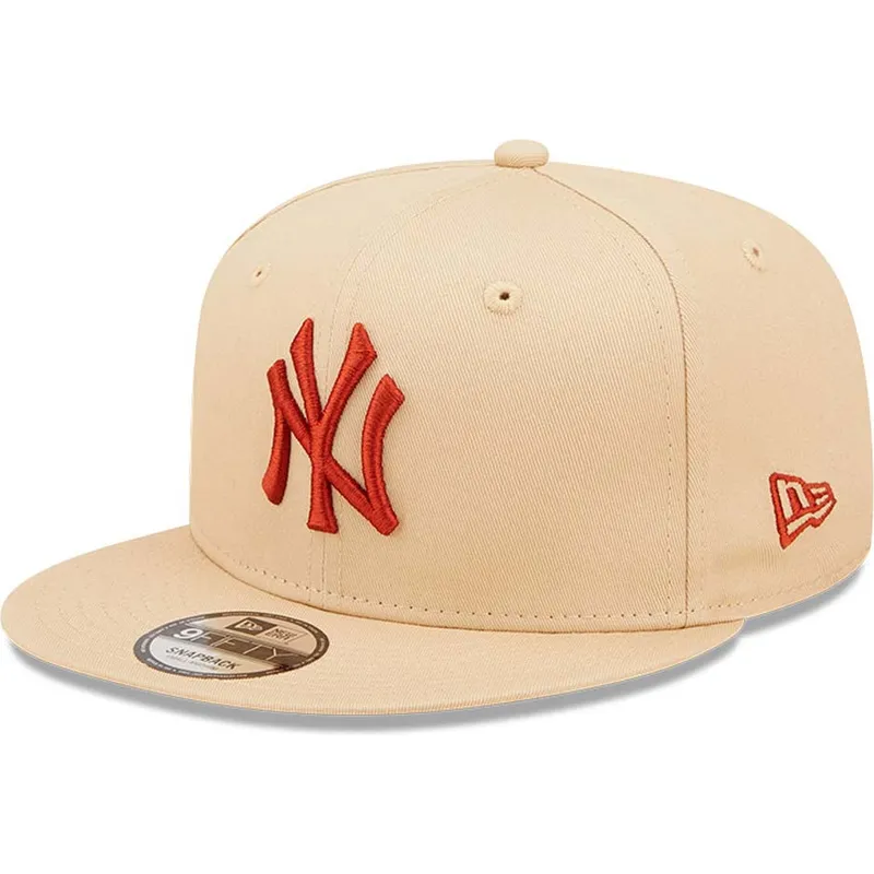 shapka-ploska-bezhov-snapbek-9fifty-league-essential-na-new-york-yankees-mlb-ot-new-era
