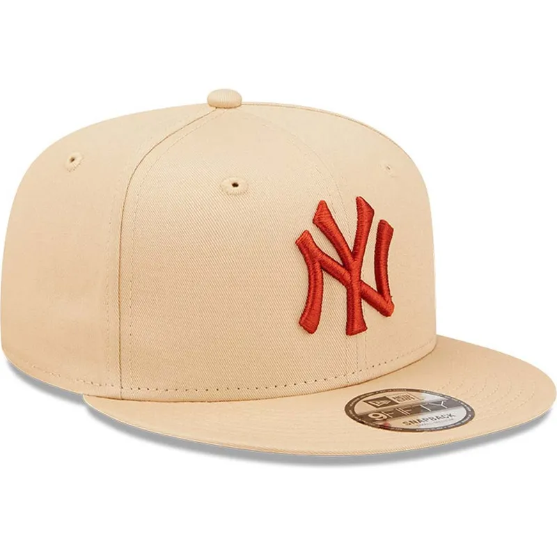 shapka-ploska-bezhov-snapbek-9fifty-league-essential-na-new-york-yankees-mlb-ot-new-era