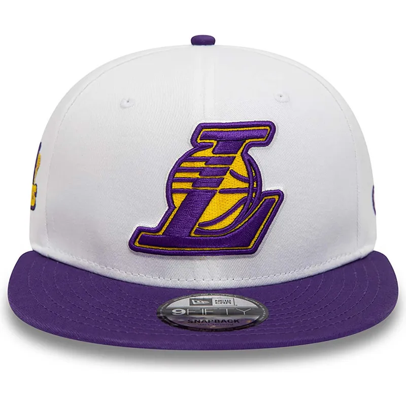 shapka-ploska-byala-snapbek-9fifty-crown-patches-champions-na-los-angeles-lakers-nba-ot-new-era