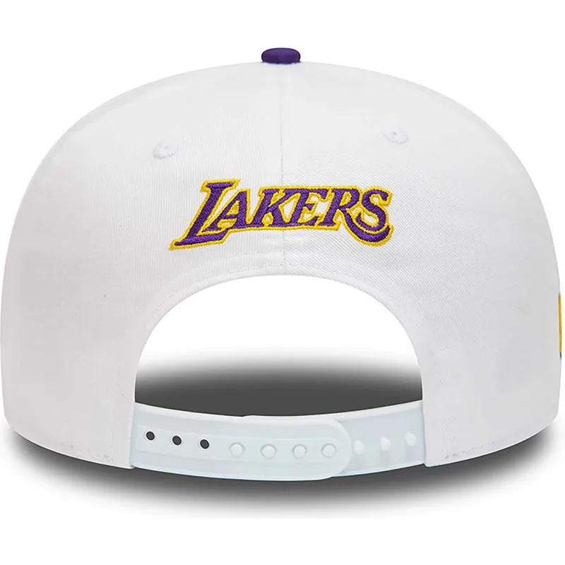 shapka-ploska-byala-snapbek-9fifty-crown-patches-champions-na-los-angeles-lakers-nba-ot-new-era