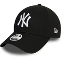 buet-sort-justerbar-kasket-til-kvinder-9forty-essential-fra-new-york-yankees-mlb-fra-new-era