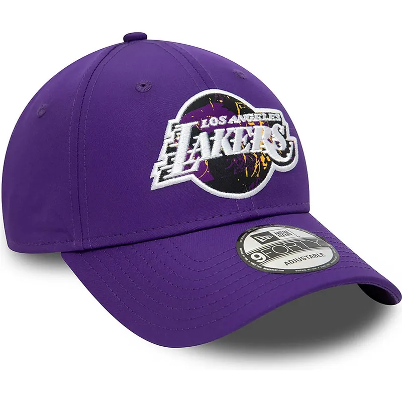 shapka-izvita-violetka-reguliruem-9forty-print-infill-na-los-angeles-lakers-nba-ot-new-era