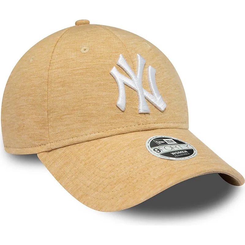 buet-beige-justerbar-kasket-til-kvinder-9forty-jersey-fra-new-york-yankees-mlb-fra-new-era