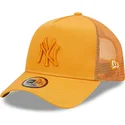 shapka-izvita-traker-oranzhev-snapbek-a-frame-tonal-mesh-na-new-york-yankees-mlb-ot-new-era