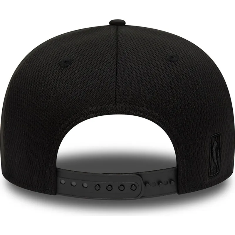 shapka-ploska-cherna-snapbek-9fifty-print-infill-na-brooklyn-nets-nba-ot-new-era