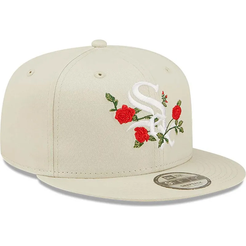 shapka-ploska-bezhov-snapbek-9fifty-flower-na-chicago-white-sox-mlb-ot-new-era