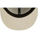 shapka-ploska-bezhov-snapbek-9fifty-flower-na-chicago-white-sox-mlb-ot-new-era