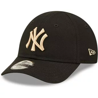 New Era Curved Brim Toddler 9FORTY League Essential New York Yankees MLB Black Adjustable Cap with Beige Logo