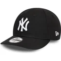 justerbar-sort-buet-kasket-til-smaborn-9forty-league-essential-fra-new-york-yankees-mlb-fra-new-era