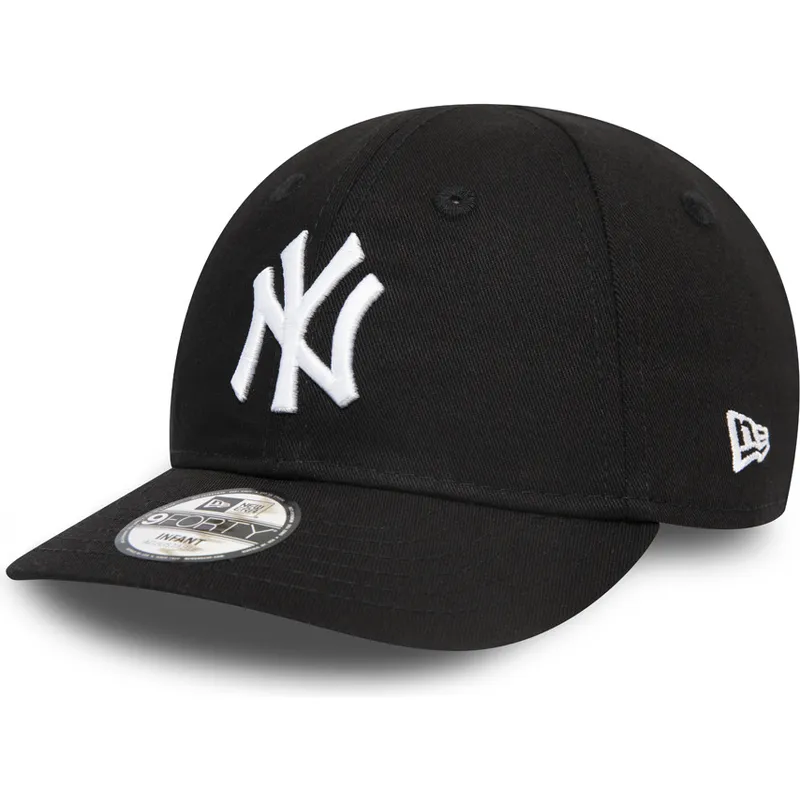 justerbar-sort-buet-kasket-til-smaborn-9forty-league-essential-fra-new-york-yankees-mlb-fra-new-era