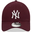 shapka-izvita-chervena-prilepnala-39thirty-league-essential-na-new-york-yankees-mlb-ot-new-era