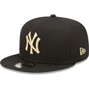 shapka-ploska-cherna-snapbek-9fifty-league-essential-na-new-york-yankees-mlb-ot-new-era