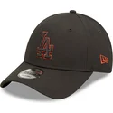 shapka-izvita-cherna-reguliruem-9forty-team-outline-na-los-angeles-dodgers-mlb-ot-new-era