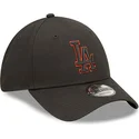 shapka-izvita-cherna-reguliruem-9forty-team-outline-na-los-angeles-dodgers-mlb-ot-new-era