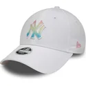 shapka-izvita-byala-reguliruem-multicolor-9forty-ombre-infill-na-new-york-yankees-mlb-ot-new-era