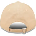 shapka-izvita-bezhov-reguliruem-9forty-league-essential-na-new-york-yankees-mlb-ot-new-era