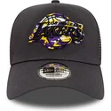 shapka-izvita-traker-siv-snapbek-a-frame-team-camo-infill-na-los-angeles-lakers-nba-ot-new-era