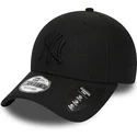 sort-justerbar-curved-kasket-med-sort-logo-9forty-diamond-era-fra-new-york-yankees-mlb-fra-new-era
