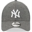 shapka-izvita-siv-reguliruem-9forty-jersey-na-new-york-yankees-mlb-ot-new-era