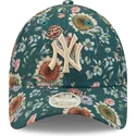 shapka-izvita-zelena-reguliruem-9forty-all-over-print-floral-na-new-york-yankees-mlb-ot-new-era