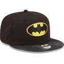 shapka-ploska-cherna-snapbek-za-deca-9fifty-na-batman-dc-comics-ot-new-era