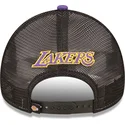 weisse-schwarze-und-violette-trucker-kappe-a-frame-team-colour-der-los-angeles-lakers-nba-von-new-era