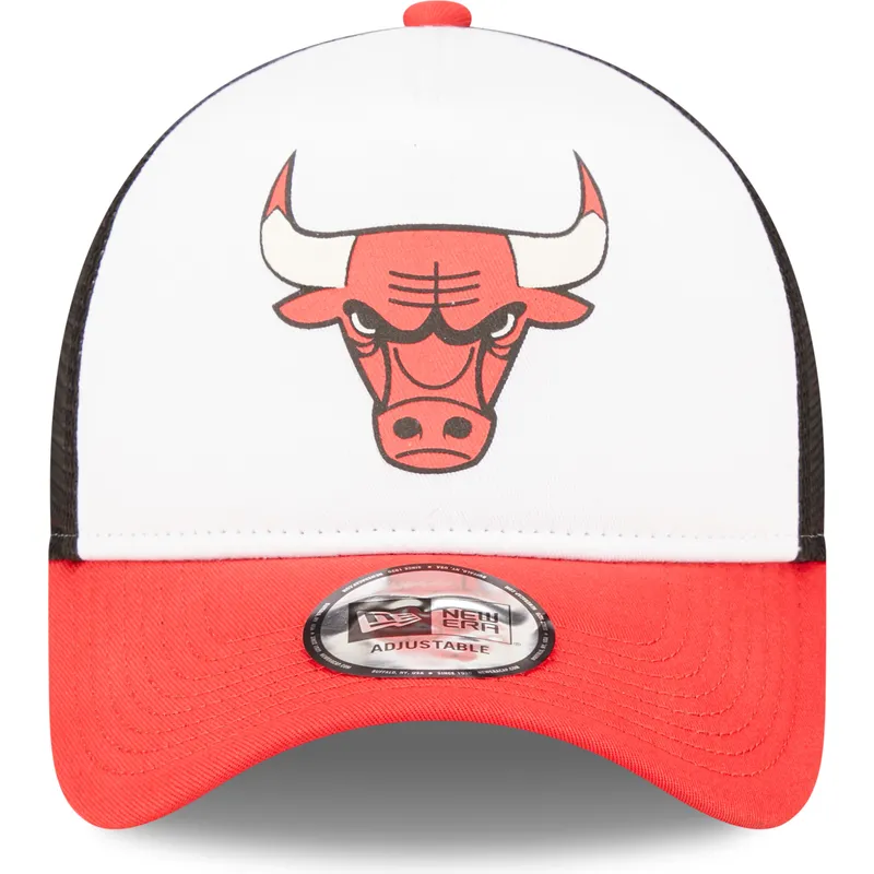 shapka-izvita-traker-chervena-snapbek-a-frame-team-colour-na-chicago-bulls-nba-ot-new-era