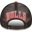 shapka-izvita-traker-chervena-snapbek-a-frame-team-colour-na-chicago-bulls-nba-ot-new-era