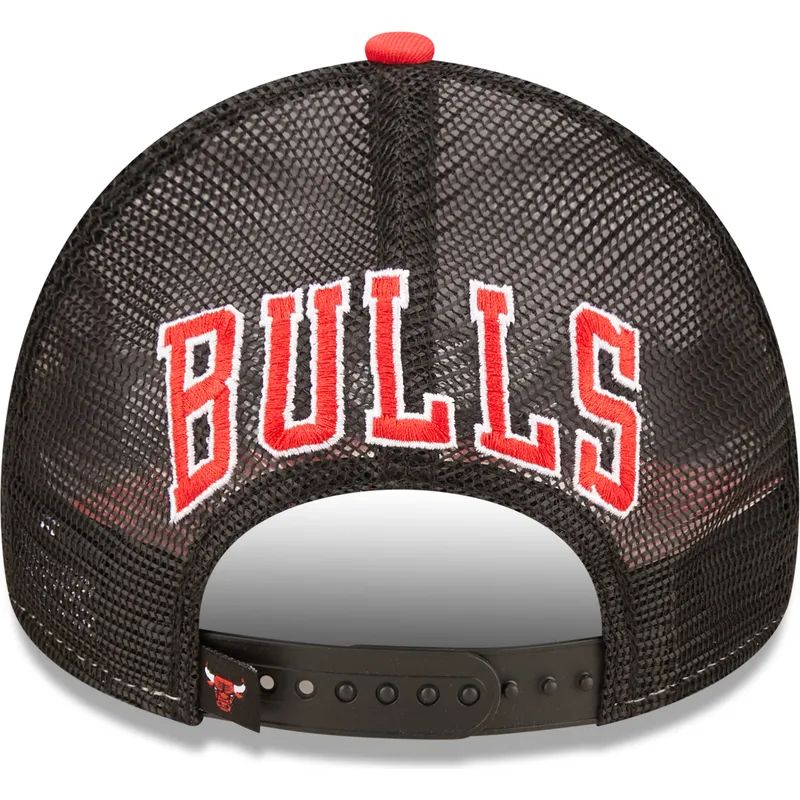 shapka-izvita-traker-chervena-snapbek-a-frame-team-colour-na-chicago-bulls-nba-ot-new-era