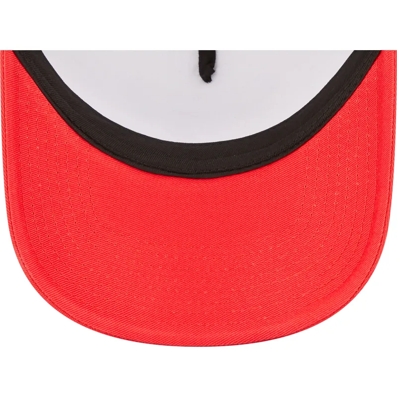 shapka-izvita-traker-chervena-snapbek-a-frame-team-colour-na-chicago-bulls-nba-ot-new-era