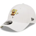 shapka-izvita-byala-reguliruem-9forty-na-spongebob-ot-new-era