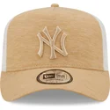 shapka-izvita-traker-kafyav-reguliruem-a-frame-jersey-essential-na-new-york-yankees-mlb-ot-new-era