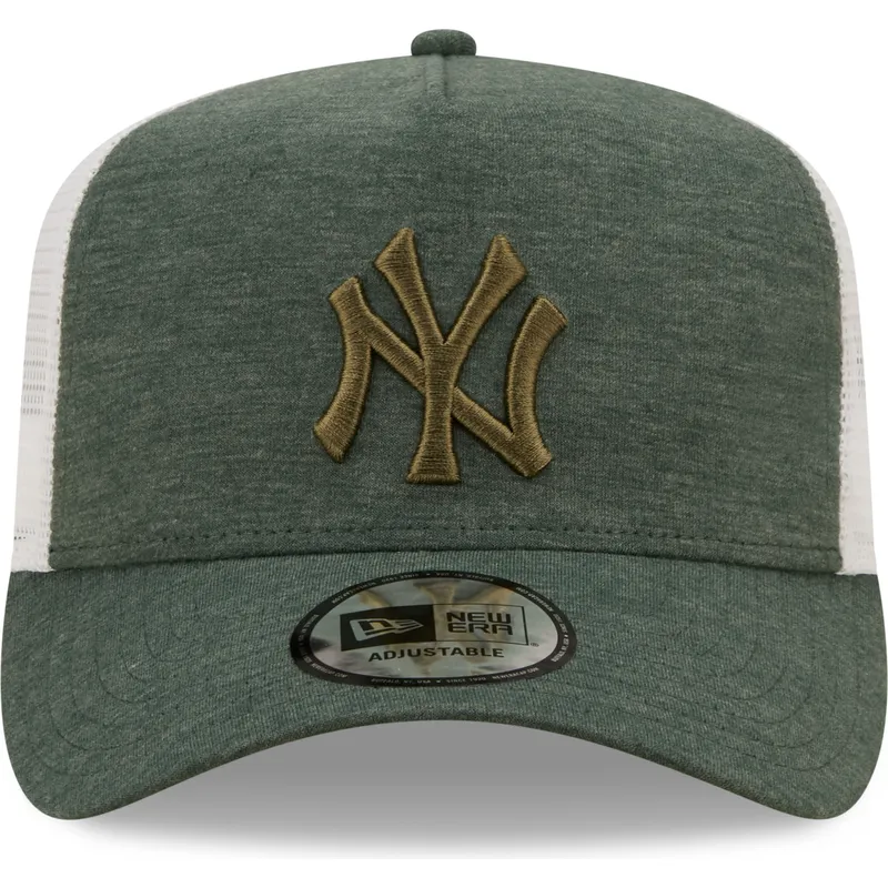 shapka-izvita-traker-zelena-snapbek-a-frame-jersey-essential-na-new-york-yankees-mlb-ot-new-era