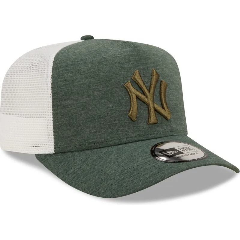 shapka-izvita-shapka-traker-zelena-snapbek-a-frame-jersey-essential-na-new-york-yankees-mlb-ot-new-era