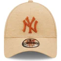 braune-verstellbare-curved-cap-mit-braunem-logo-9forty-jersey-essential-der-new-york-yankees-mlb-von-new-era
