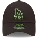 shapka-izvita-cherna-reguliruem-9forty-neon-outline-na-los-angeles-dodgers-mlb-ot-new-era