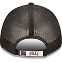 shapka-izvita-traker-cherna-reguliruem-a-frame-home-field-na-chicago-bulls-nba-ot-new-era