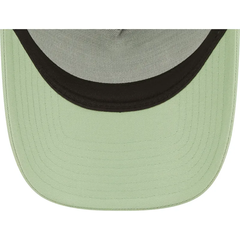 shapka-izvita-traker-zelena-snapbek-a-frame-tonal-mesh-na-new-york-yankees-mlb-ot-new-era