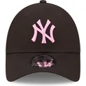 shapka-izvita-cherna-reguliruem-rosa-9forty-league-essential-na-new-york-yankees-mlb-ot-new-era