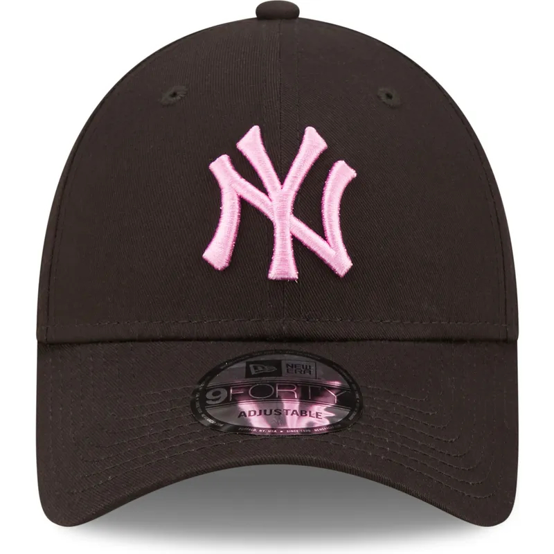 shapka-izvita-cherna-reguliruem-rosa-9forty-league-essential-na-new-york-yankees-mlb-ot-new-era shapka-izvita-cherna-reguliruem-rosa-9forty-league-essential-na-new-york-yankees-mlb-ot-new-era