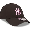shapka-izvita-cherna-reguliruem-rosa-9forty-league-essential-na-new-york-yankees-mlb-ot-new-era