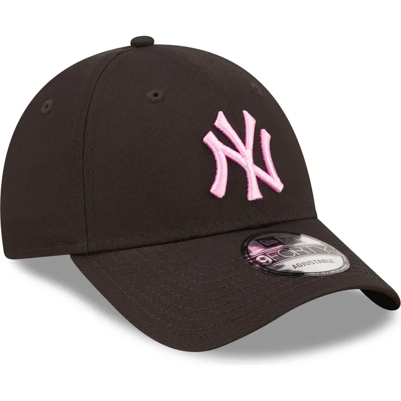 shapka-izvita-cherna-reguliruem-rosa-9forty-league-essential-na-new-york-yankees-mlb-ot-new-era shapka-izvita-cherna-reguliruem-rosa-9forty-league-essential-na-new-york-yankees-mlb-ot-new-era