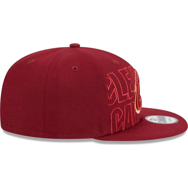 shapka-ploska-chervena-snapbek-9fifty-draft-edition-2023-na-cleveland-cavaliers-nba-ot-new-era